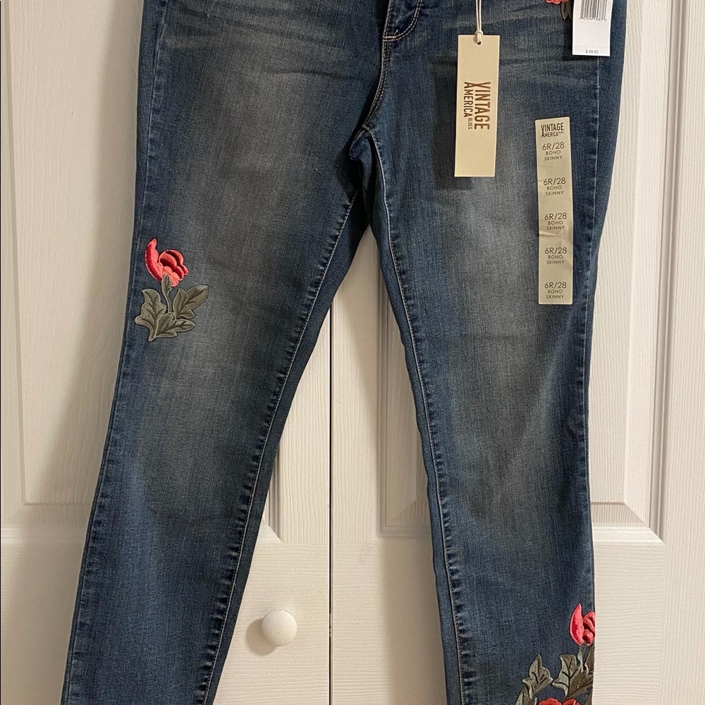 Embroidery jeans, NWT, size 6R